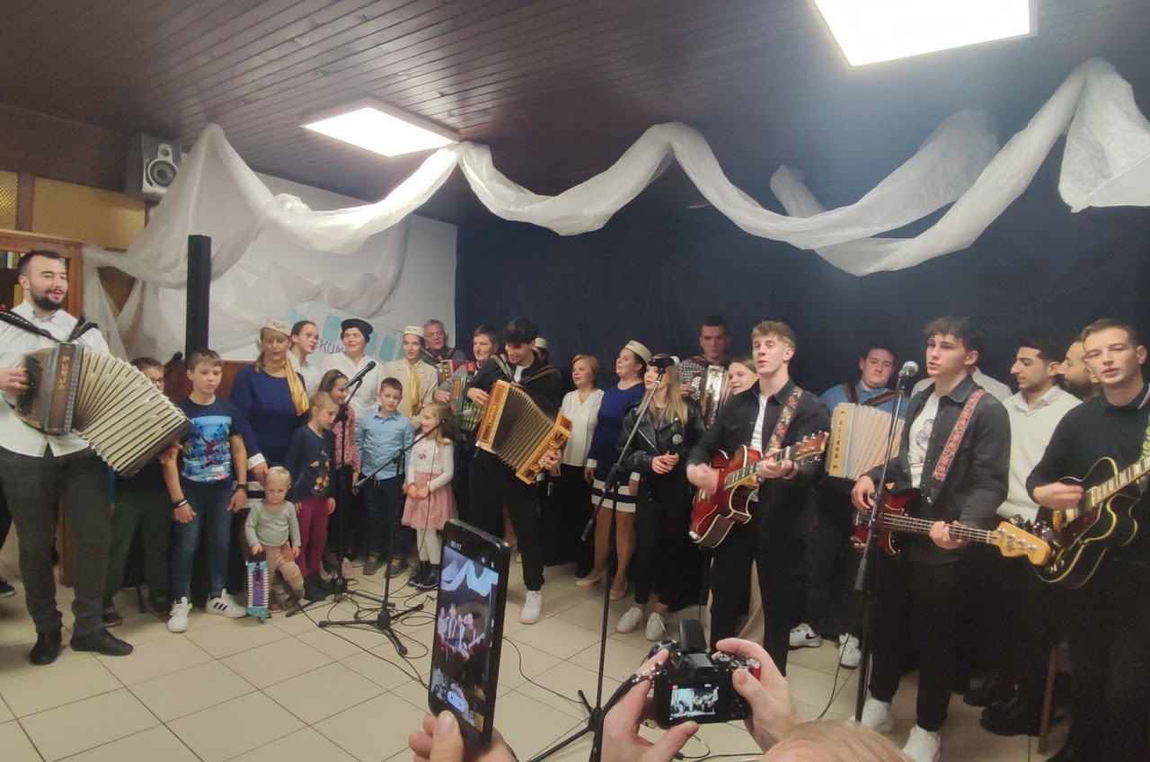 Večer na vasi - družabni dogodek